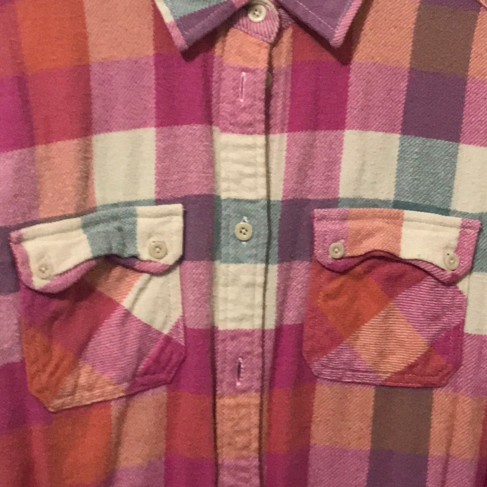 Button down - Picture 3 of 3